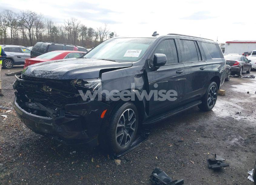Photo 2 of 2023 Chevrolet Suburban 4WD RST (VIN 1GNSKEKL9PR289562)
