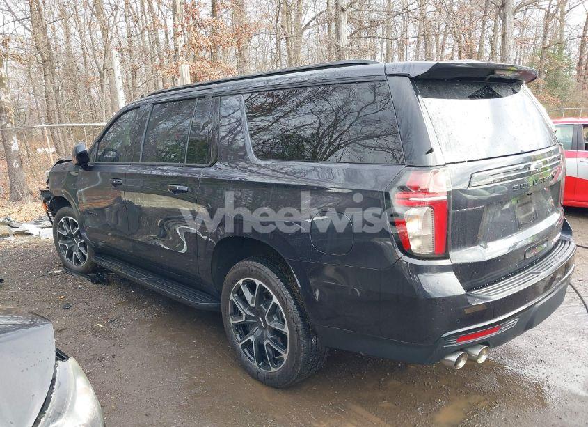 Photo 3 of 2023 Chevrolet Suburban 4WD RST (VIN 1GNSKEKL9PR289562)