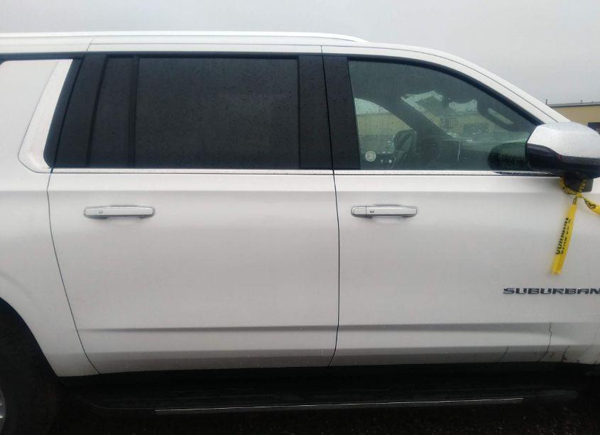 Photo 13 of 2023 Chevrolet Suburban 4WD PREMIER (VIN 1GNSKFKD0PR323984)