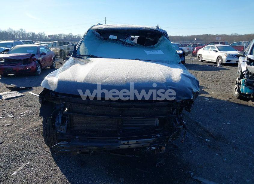 Photo 11 of 2024 Chevrolet Suburban 4WD PREMIER (VIN 1GNSKFKD1RR298550)