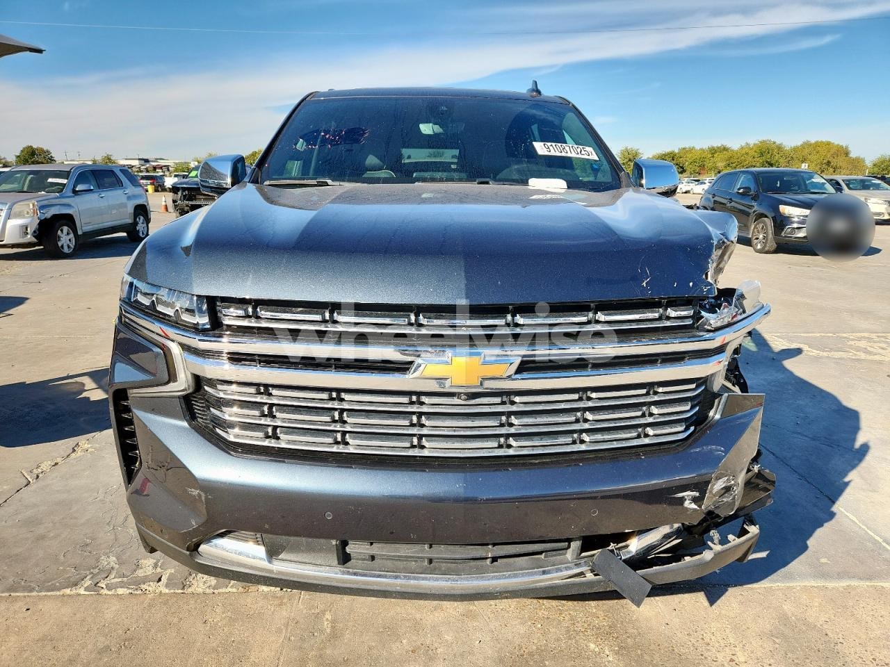 Photo 5 of 2021 CHEVROLET SUBURBAN K1500 PREMIER (VIN 1GNSKFKD2MR294855)