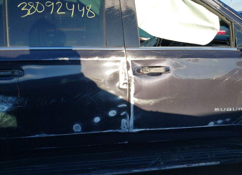 Photo 13 of 2022 Chevrolet Suburban 4WD PREMIER (VIN 1GNSKFKD2NR240327)