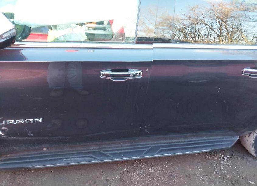 Photo 14 of 2022 Chevrolet Suburban 4WD PREMIER (VIN 1GNSKFKD2NR240327)