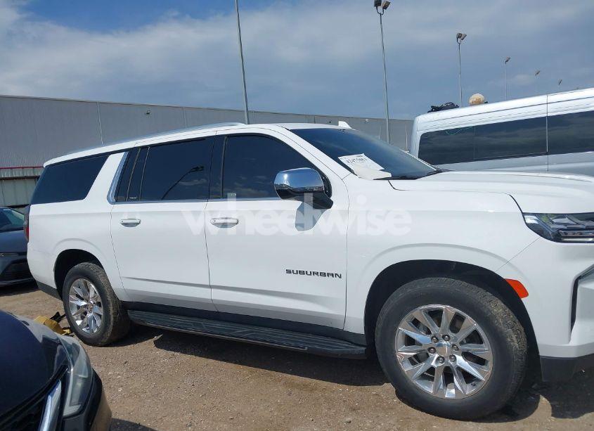 Photo 13 of 2023 Chevrolet Suburban 4WD PREMIER (VIN 1GNSKFKD2PR453846)