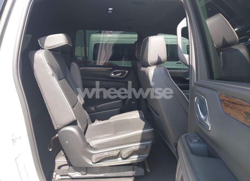 Photo 8 of 2023 Chevrolet Suburban 4WD PREMIER (VIN 1GNSKFKD2PR453846)