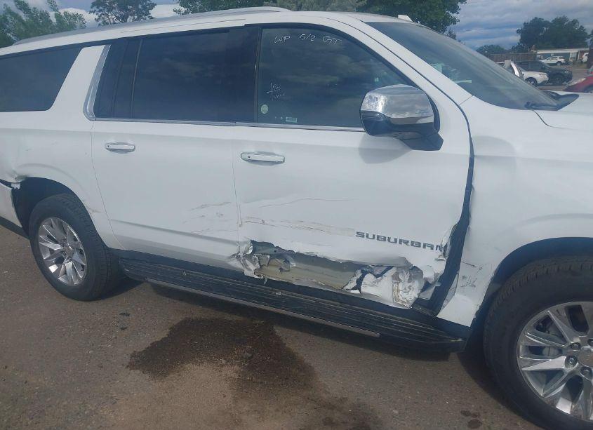 Photo 6 of 2023 Chevrolet Suburban 4WD PREMIER (VIN 1GNSKFKD2PR505847)