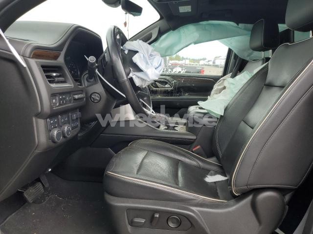 Photo 6 of 2021 CHEVROLET SUBURBAN K1500 PREMIER N/A (VIN 1GNSKFKD3MR182176)