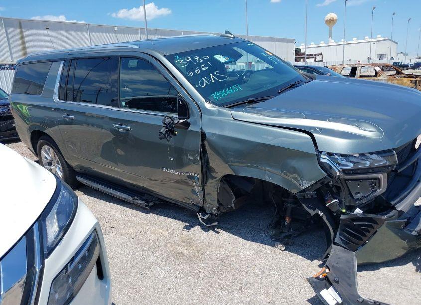 Photo 13 of 2023 Chevrolet Suburban 4WD PREMIER (VIN 1GNSKFKD4PR393942)