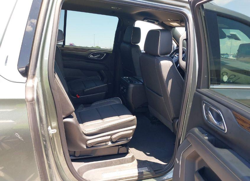 Photo 8 of 2023 Chevrolet Suburban 4WD PREMIER (VIN 1GNSKFKD4PR393942)