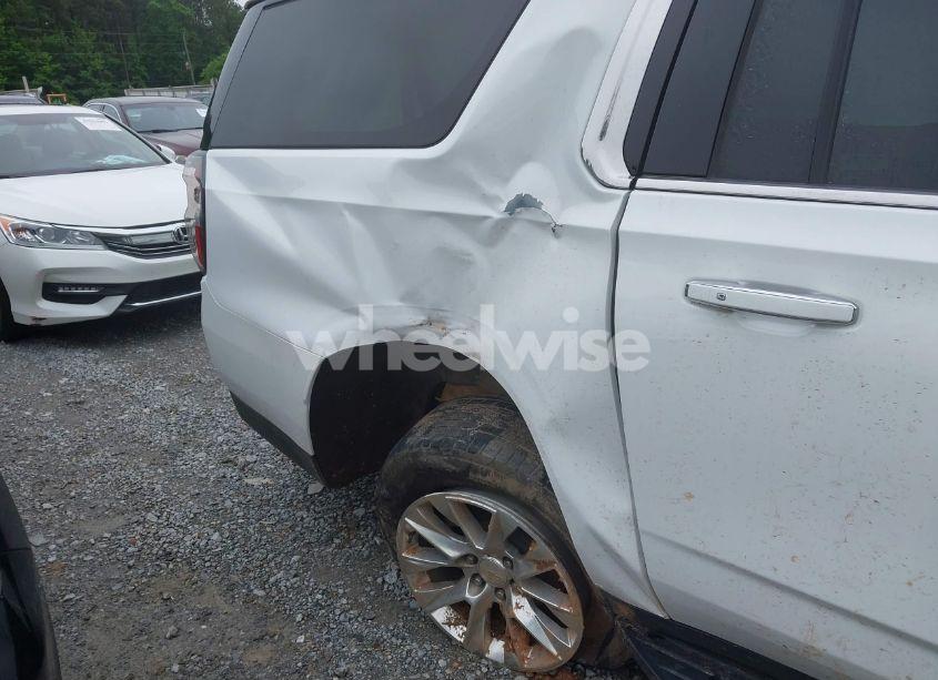 Photo 16 of 2023 Chevrolet Suburban 4WD PREMIER (VIN 1GNSKFKD4PR543841)