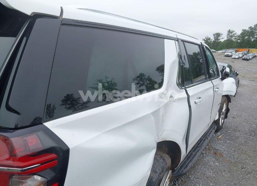 Photo 17 of 2023 Chevrolet Suburban 4WD PREMIER (VIN 1GNSKFKD4PR543841)