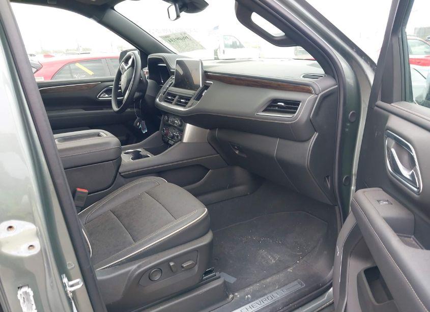 Photo 5 of 2023 Chevrolet Suburban 4WD PREMIER (VIN 1GNSKFKD4PR546917)