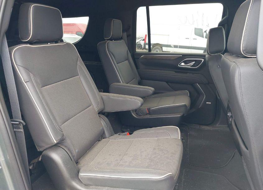 Photo 8 of 2023 Chevrolet Suburban 4WD PREMIER (VIN 1GNSKFKD4PR546917)