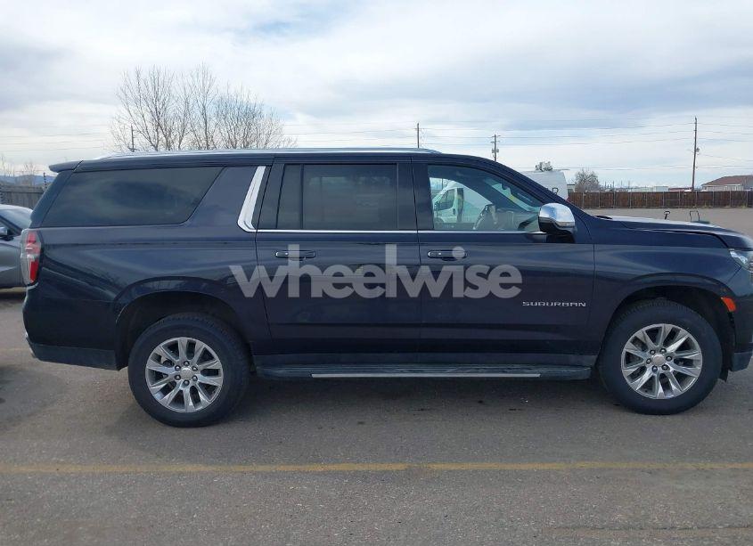 Photo 13 of 2022 Chevrolet Suburban 4WD PREMIER (VIN 1GNSKFKD5NR293216)