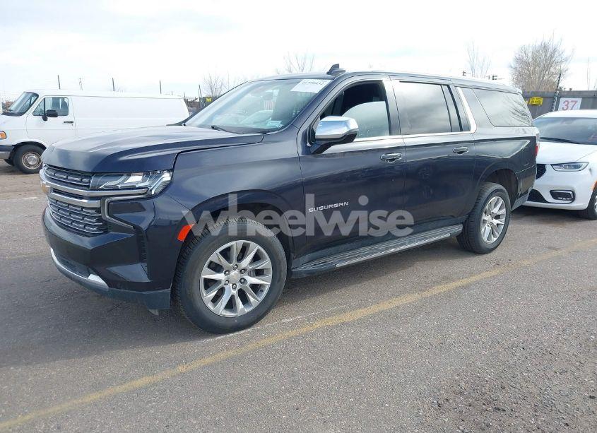 Photo 2 of 2022 Chevrolet Suburban 4WD PREMIER (VIN 1GNSKFKD5NR293216)