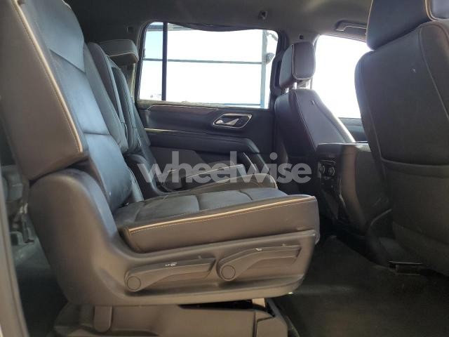 Photo 5 of 2023 CHEVROLET SUBURBAN K1500 PREMIER N/A (VIN 1GNSKFKD5PR443425)
