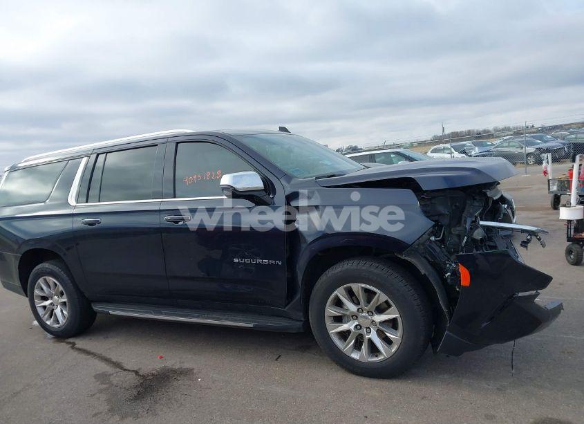 Photo 13 of 2021 Chevrolet Suburban 4WD PREMIER (VIN 1GNSKFKD6MR150726)