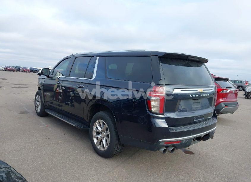 Photo 3 of 2021 Chevrolet Suburban 4WD PREMIER (VIN 1GNSKFKD6MR150726)