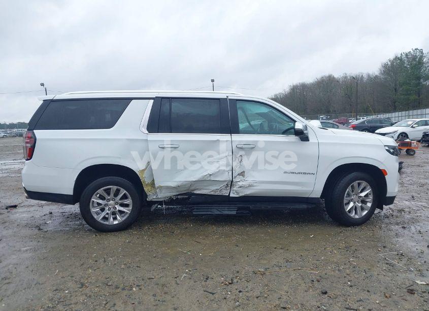 Photo 13 of 2022 Chevrolet Suburban 4WD PREMIER (VIN 1GNSKFKD6NR238466)