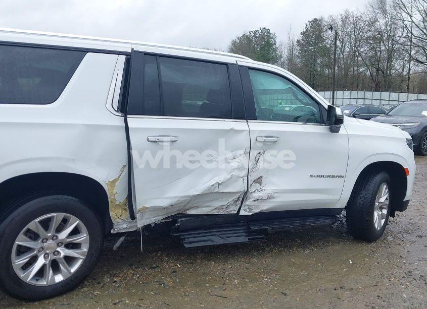 Photo 6 of 2022 Chevrolet Suburban 4WD PREMIER (VIN 1GNSKFKD6NR238466)