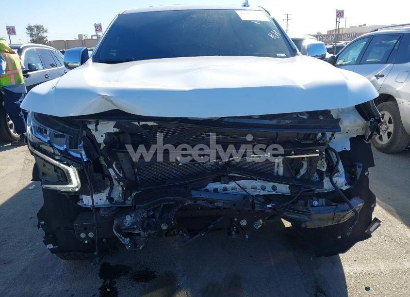 Photo 6 of 2023 Chevrolet Suburban 4WD PREMIER (VIN 1GNSKFKD6PR294748)