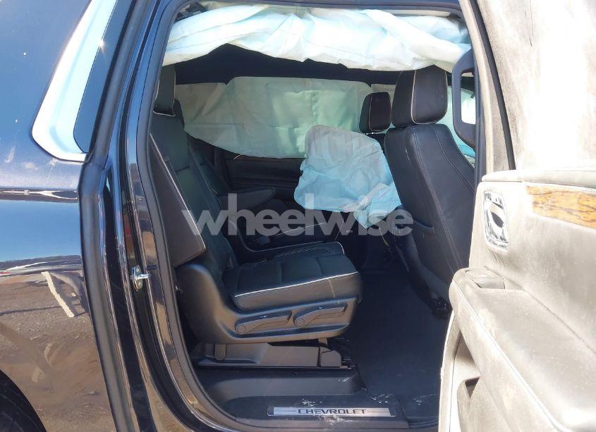 Photo 8 of 2023 Chevrolet Suburban 4WD PREMIER (VIN 1GNSKFKD7PR164199)