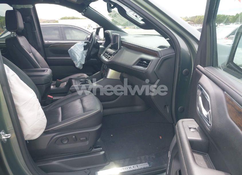 Photo 5 of 2023 Chevrolet Suburban 4WD PREMIER (VIN 1GNSKFKD8PR435626)