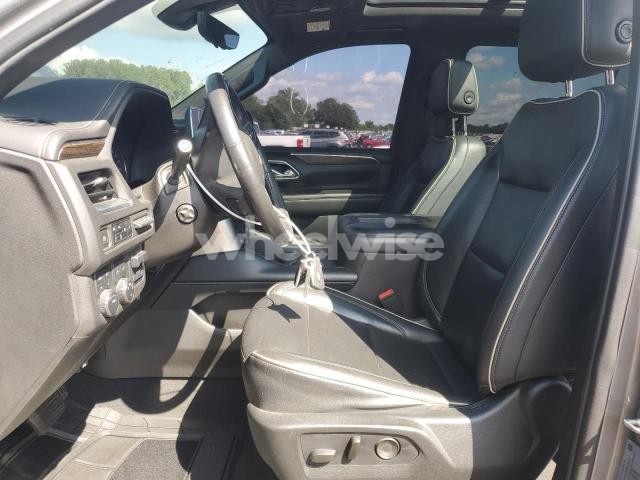 Photo 2 of 2021 CHEVROLET SUBURBAN K1500 PREMIER N/A (VIN 1GNSKFKD9MR320058)