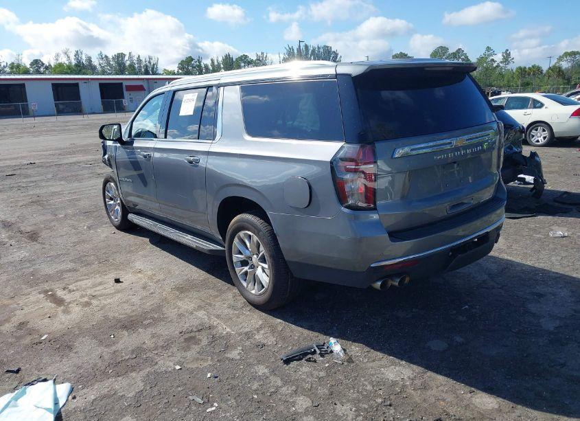 Photo 3 of 2022 Chevrolet Suburban 4WD PREMIER (VIN 1GNSKFKD9NR183852)