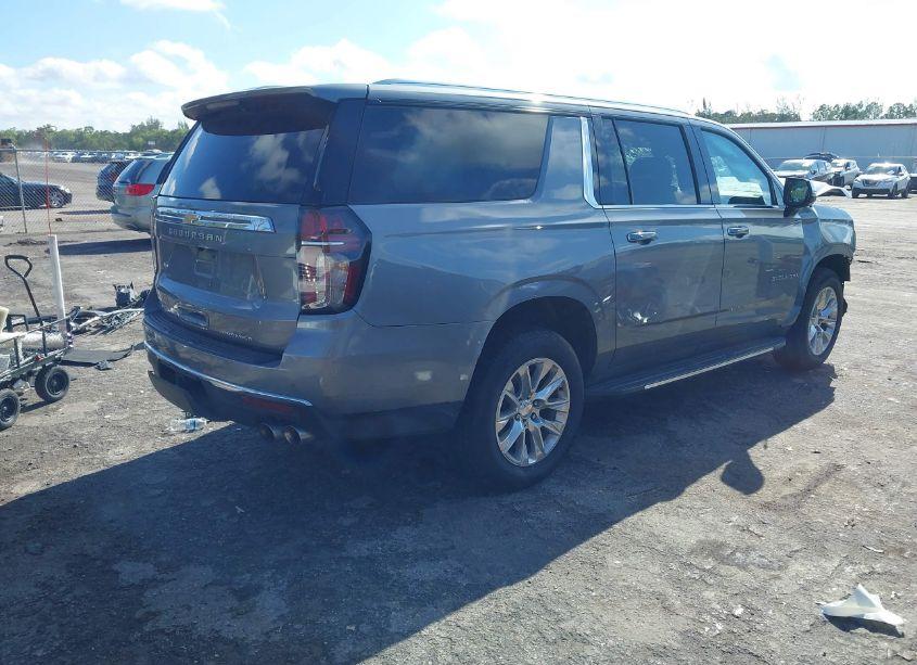 Photo 4 of 2022 Chevrolet Suburban 4WD PREMIER (VIN 1GNSKFKD9NR183852)