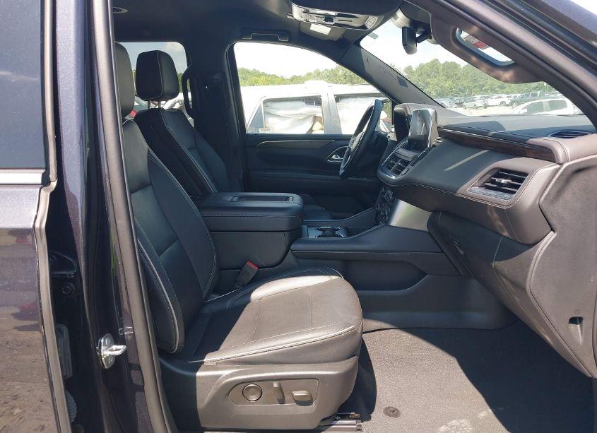 Photo 5 of 2023 Chevrolet Suburban 4WD PREMIER (VIN 1GNSKFKD9PR250730)