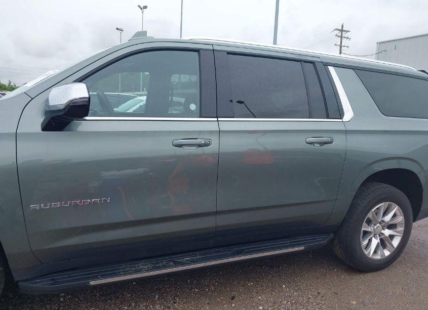 Photo 14 of 2023 Chevrolet Suburban 4WD PREMIER (VIN 1GNSKFKD9PR331663)