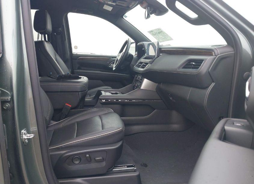 Photo 5 of 2023 Chevrolet Suburban 4WD PREMIER (VIN 1GNSKFKD9PR331663)