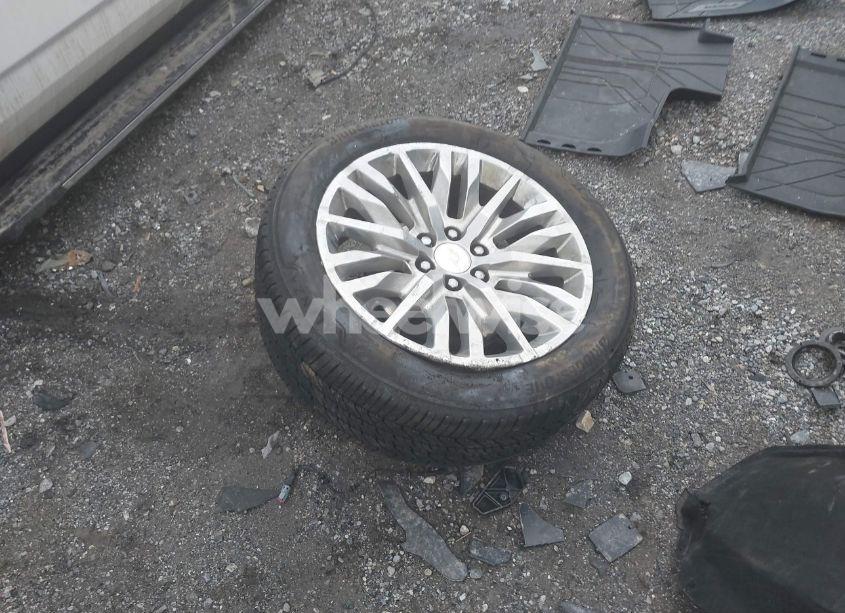 Photo 12 of 2024 Chevrolet Suburban 4WD PREMIER (VIN 1GNSKFKD9RR185056)