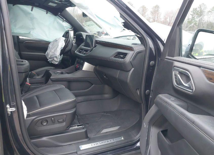 Photo 5 of 2023 Chevrolet Suburban 4WD PREMIER (VIN 1GNSKFKDXPR110668)