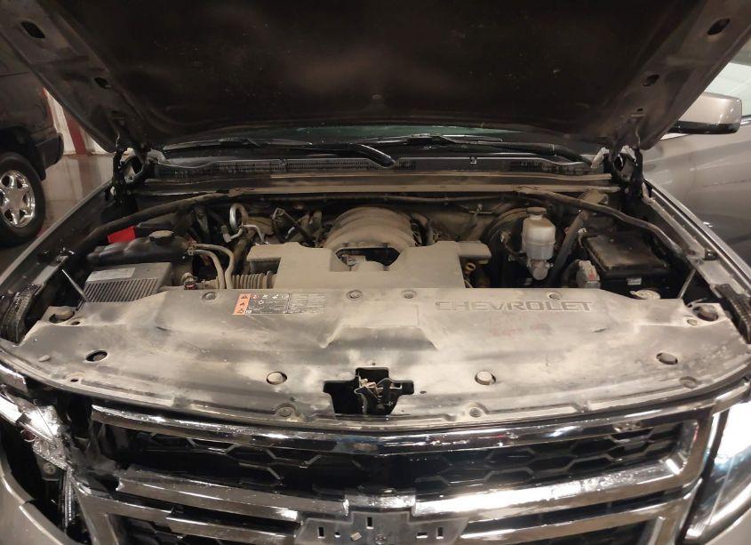 Photo 10 of 2019 Chevrolet Suburban LS (VIN 1GNSKGEC5KR254369)