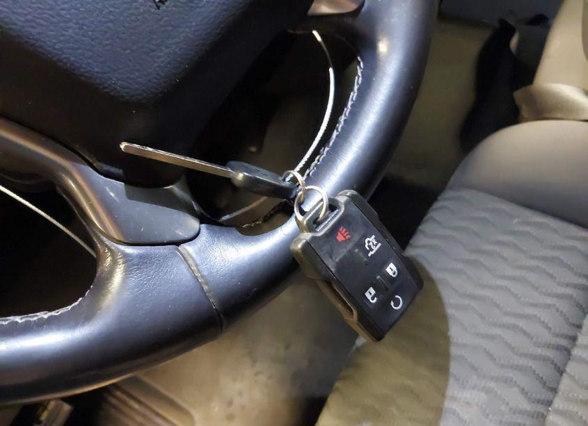 Photo 11 of 2019 Chevrolet Suburban LS (VIN 1GNSKGEC5KR254369)