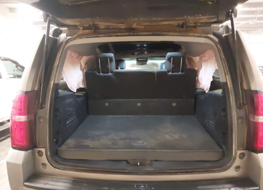 Photo 17 of 2019 Chevrolet Suburban LS (VIN 1GNSKGEC5KR254369)