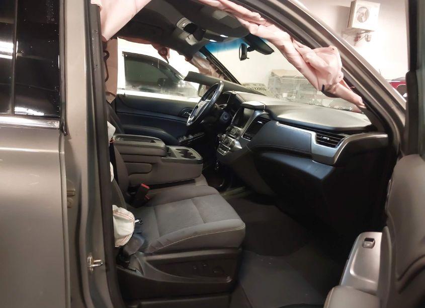 Photo 5 of 2019 Chevrolet Suburban LS (VIN 1GNSKGEC5KR254369)