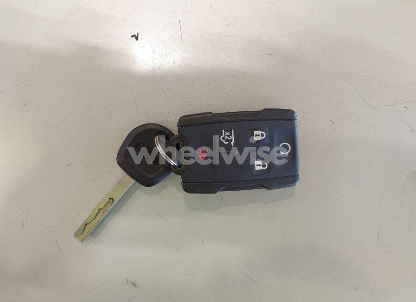 Photo 11 of 2020 Chevrolet Suburban 4WD LS (VIN 1GNSKGEC5LR201270)