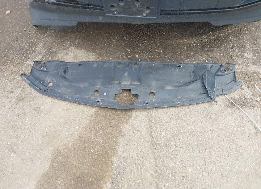 Photo 12 of 2018 Chevrolet Suburban LS (VIN 1GNSKGKC1JR136502)