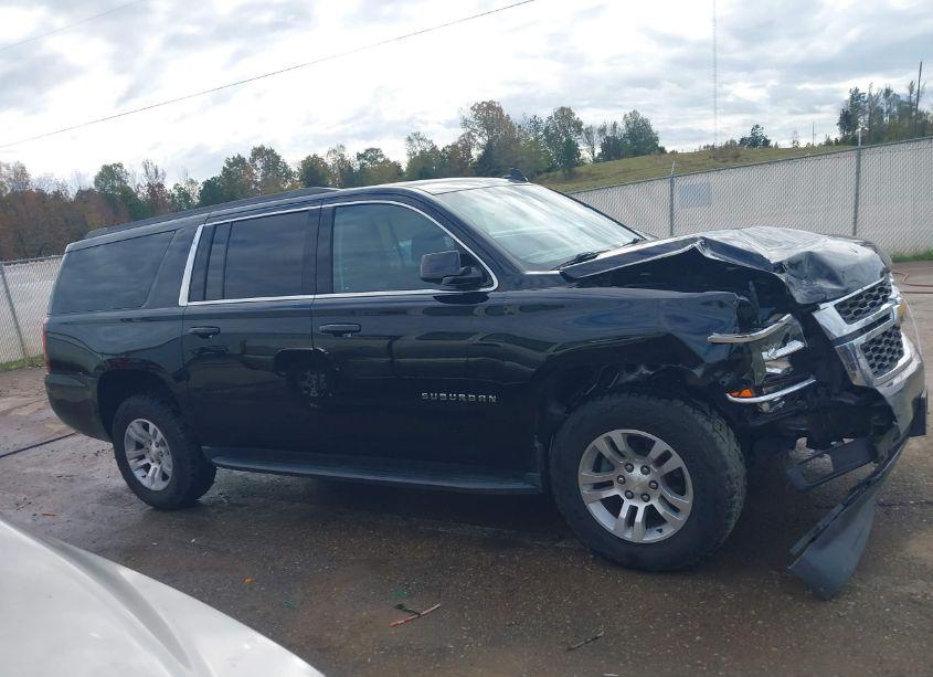 Photo 14 of 2018 Chevrolet Suburban LS (VIN 1GNSKGKC1JR136502)