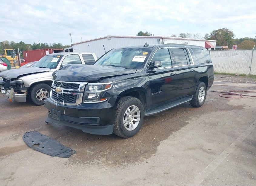 Photo 2 of 2018 Chevrolet Suburban LS (VIN 1GNSKGKC1JR136502)