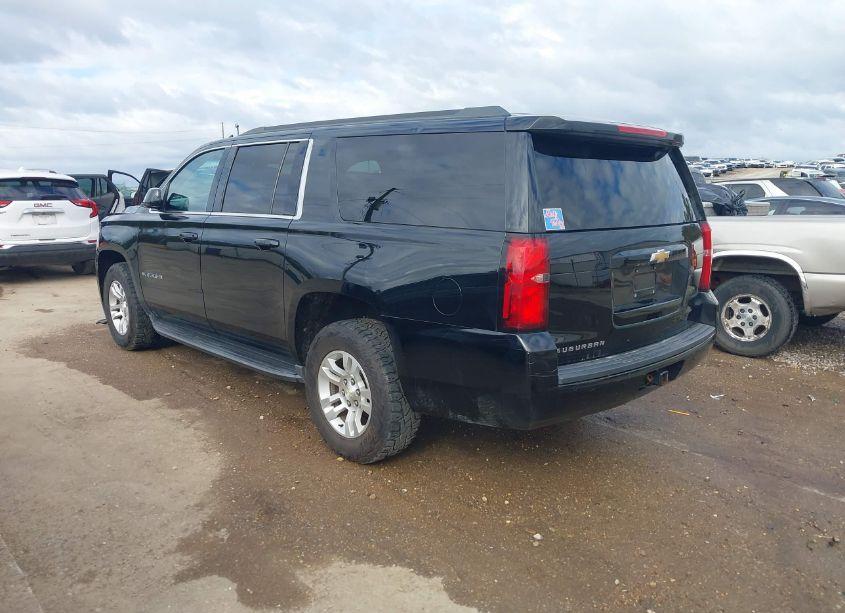 Photo 3 of 2018 Chevrolet Suburban LS (VIN 1GNSKGKC1JR136502)