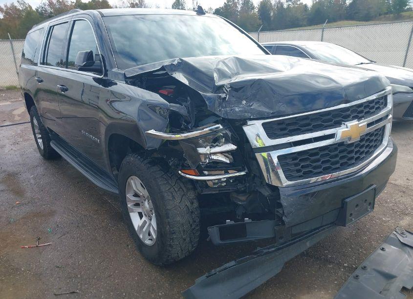 Photo 6 of 2018 Chevrolet Suburban LS (VIN 1GNSKGKC1JR136502)