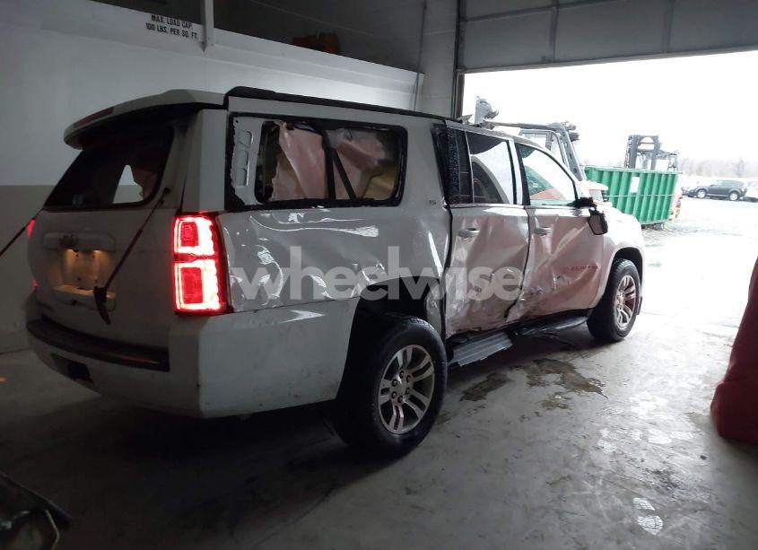 Photo 4 of 2016 Chevrolet Suburban LS (VIN 1GNSKGKC4GR348139)