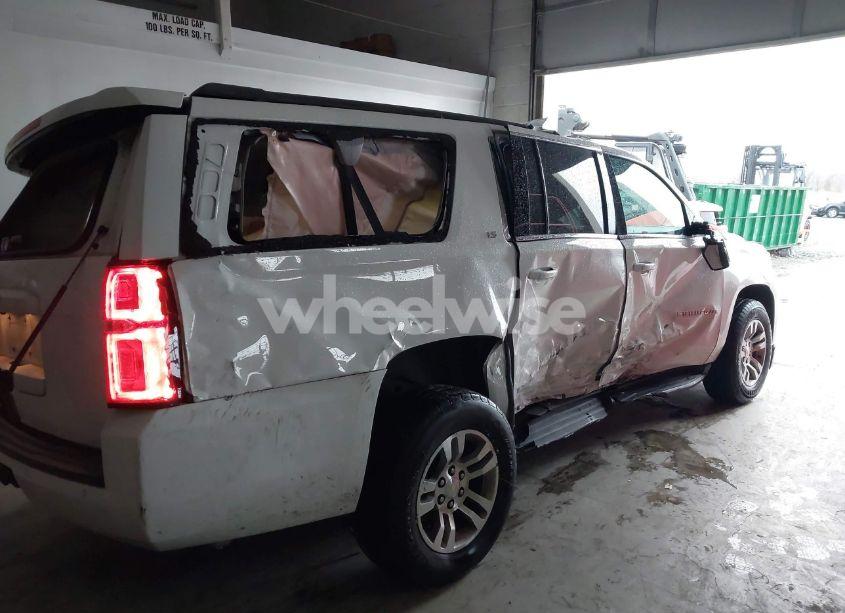 Photo 6 of 2016 Chevrolet Suburban LS (VIN 1GNSKGKC4GR348139)