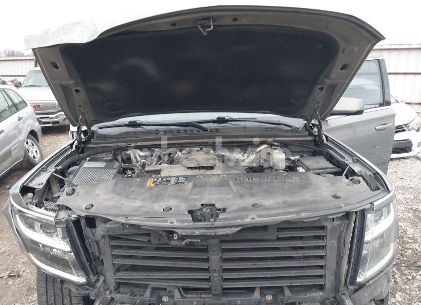 Photo 10 of 2018 Chevrolet Suburban LS (VIN 1GNSKGKC4JR253149)