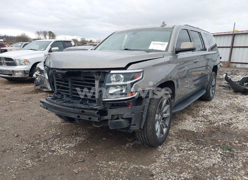 Photo 2 of 2018 Chevrolet Suburban LS (VIN 1GNSKGKC4JR253149)