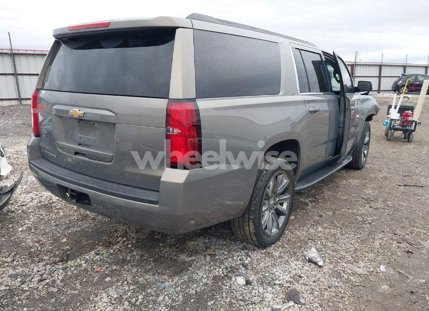 Photo 4 of 2018 Chevrolet Suburban LS (VIN 1GNSKGKC4JR253149)